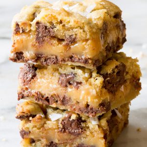 salted-caramel-chocolate-chip-cookie-bars-14